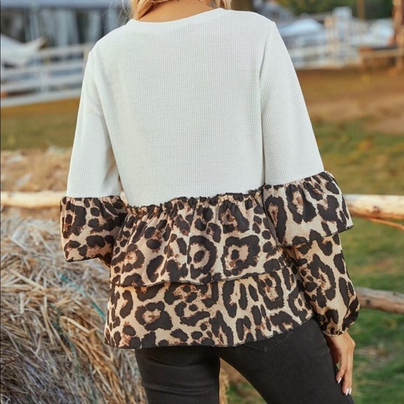 Leopard Print Layered Hem Peplum Top Size Large - Picture 3 of 7